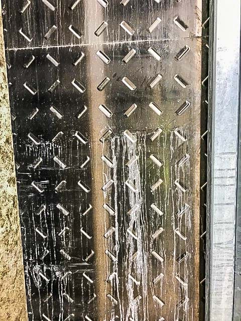Aluminium efter kontakt med våt betong